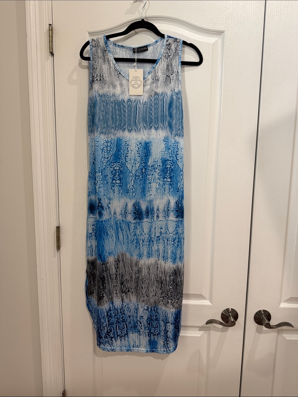 Floral Blooming Size M Blue Tie-Dye Maxi - Sleeveless Casual Pull-On Style NWT